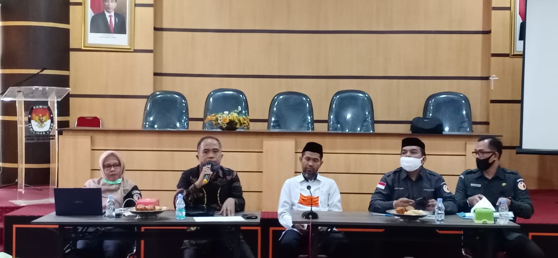 Pilkada Segera Berlanjut: Bawaslu Sulbar Rakor bersama KPU Sulbar