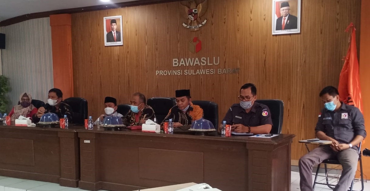 Tingkatkan Kualitas dan Akuntabilitas Kinerja, Bawaslu Sulbar Gelar Sosialisasi Pedoman Teknis Pelaksanaan Pembinaan dan Pengawasan Bersama Bawaslu Kabupaten