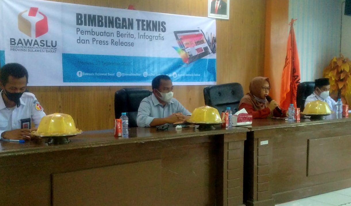 Bimtek Kehumasan, Fitrinela : Menulis Berita, Keunggulan Kompetitif Menuju Pemilu Serentak Tahun 2024