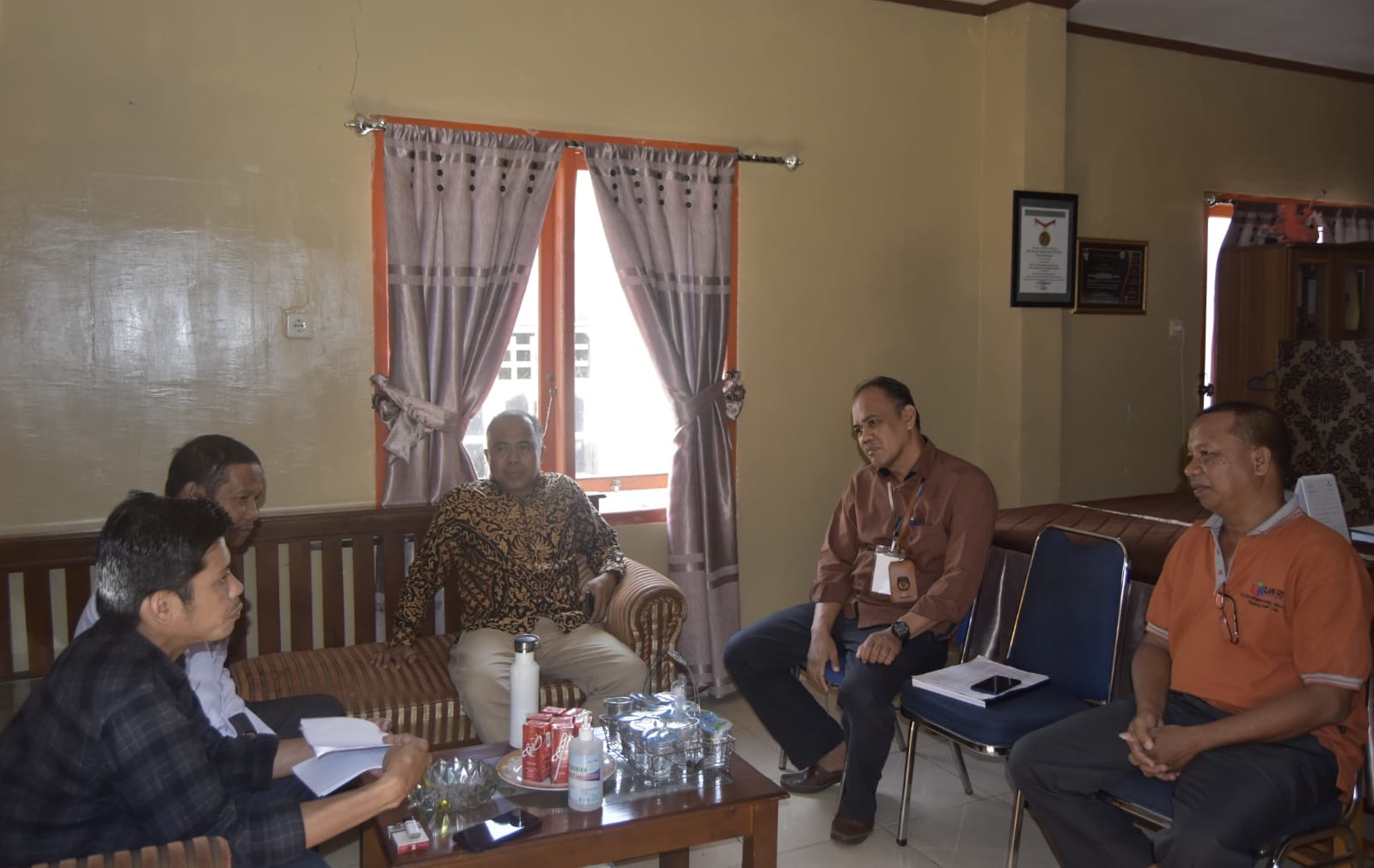 Kunjungi KPU Polman, Sulfan Ingatkan Agar Terus Berkoordinasi Dengan Pihak Terkait