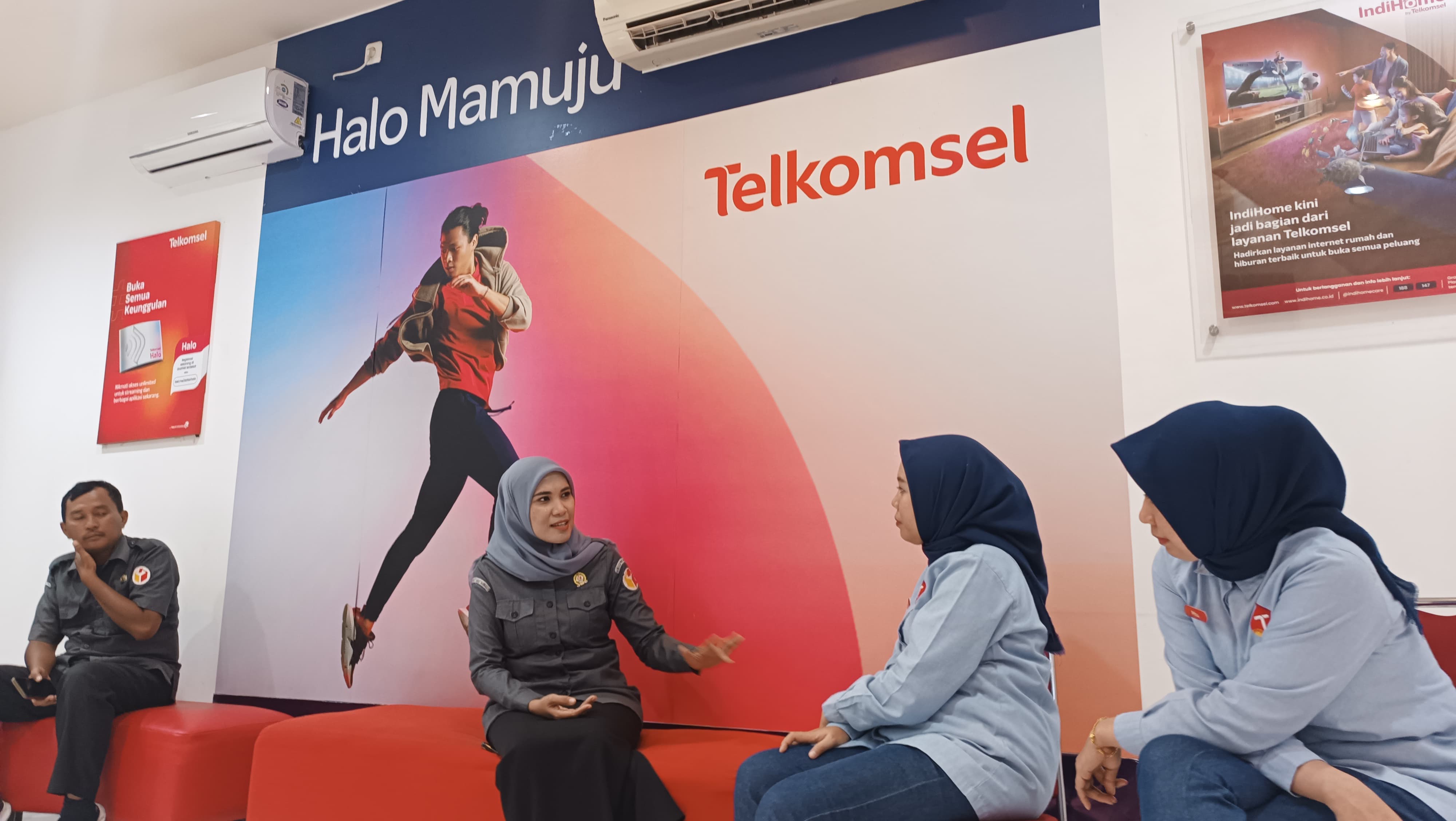 Kolaborasi Strategis: Bawaslu Sulbar Gandeng Telkomsel untuk Sosialisasi Informasi Pemilu