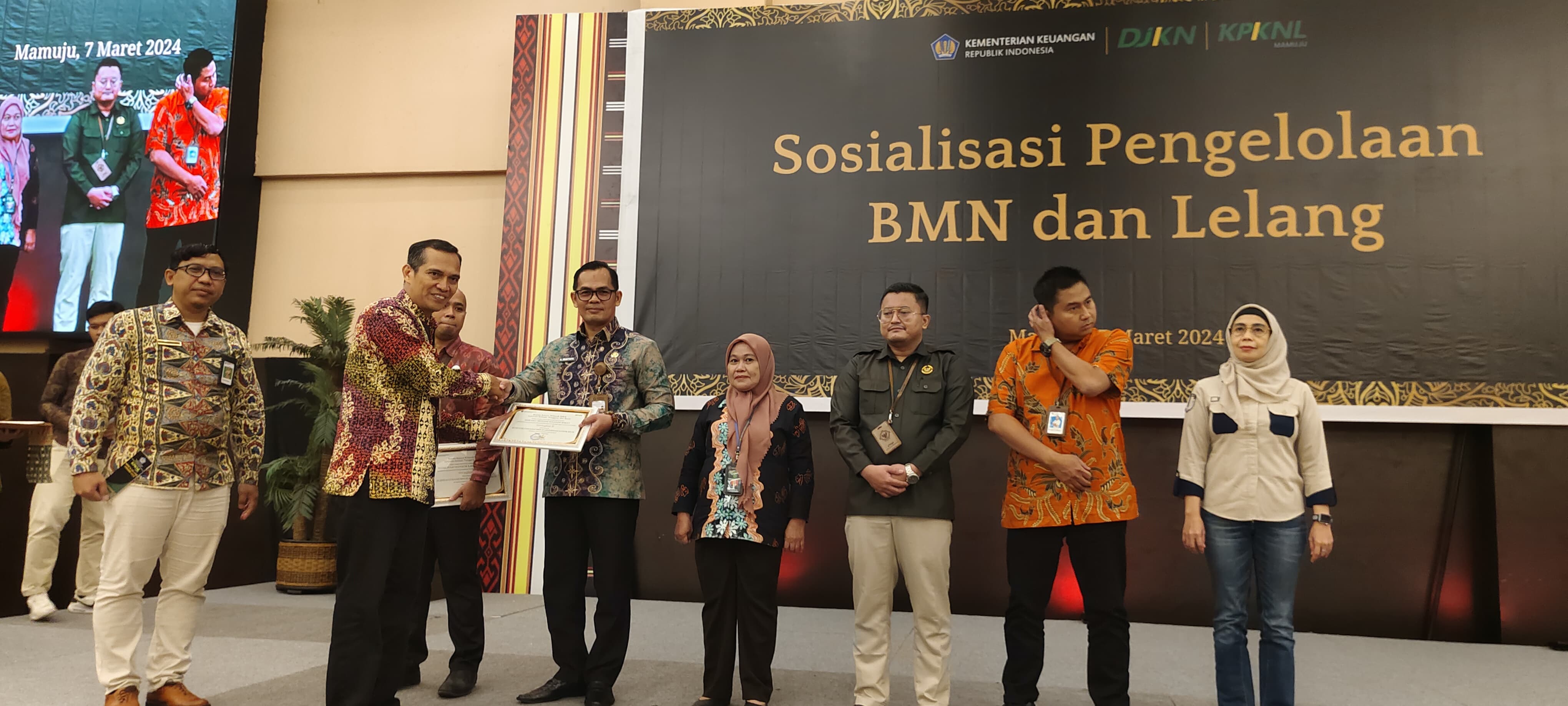 Bawaslu Sulbar Terima Pengarhargaan Dari KPKNL 2023.