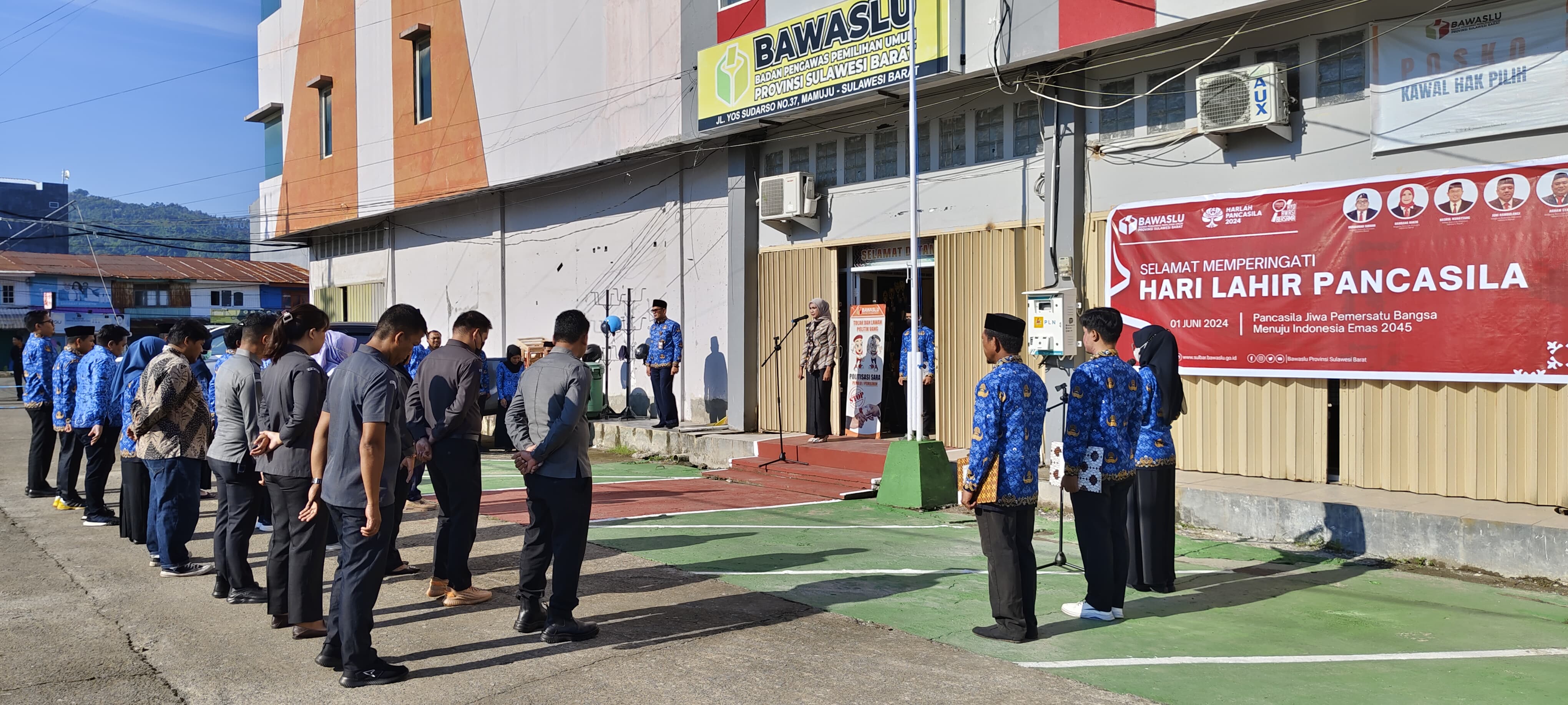 Bawaslu Sulbar Gelar Upacara Peringatan Hari Lahir Pancasila