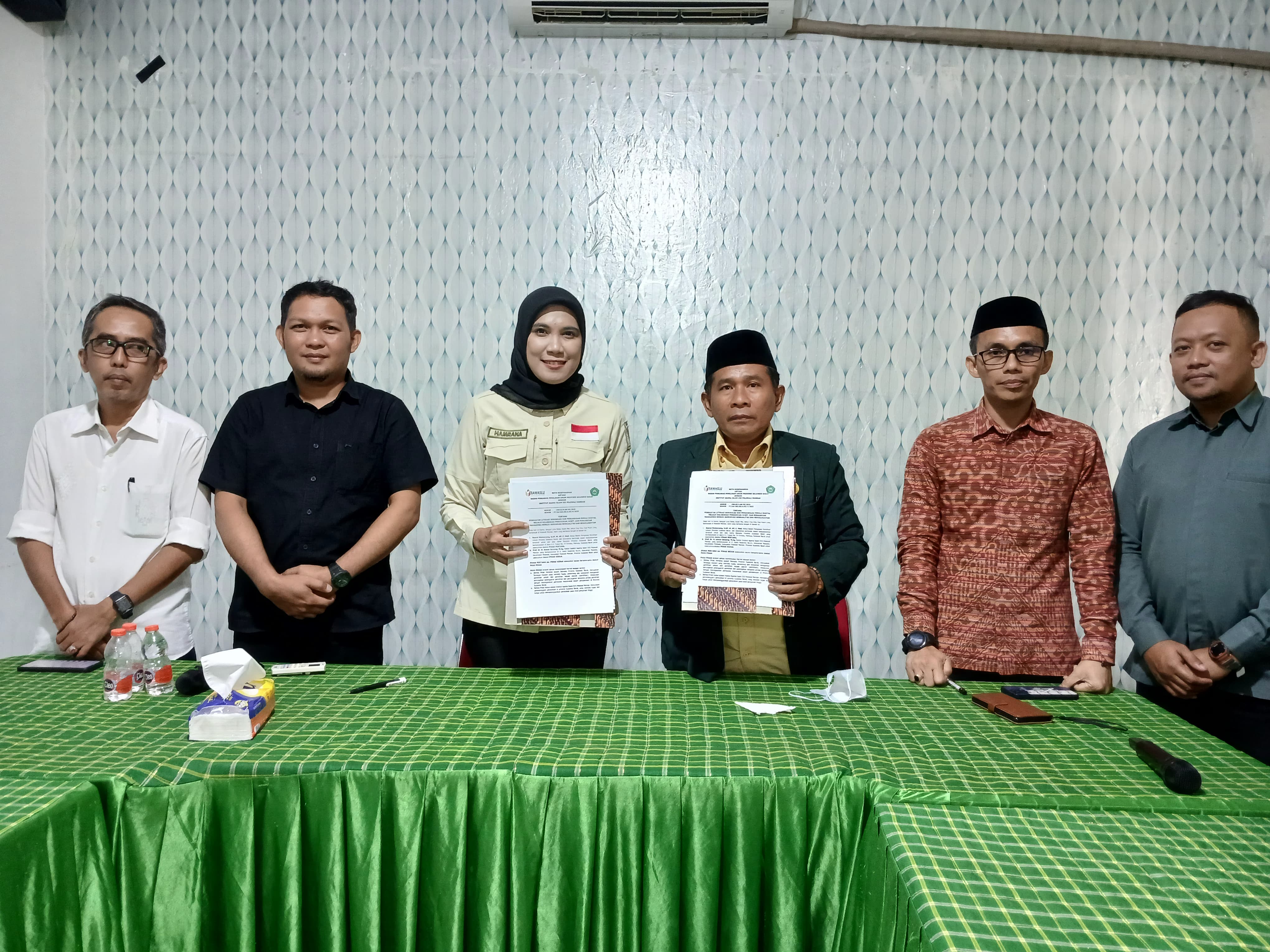 Bawaslu Sulbar Teken Nota Kesepahaman dengan IAI DDI Polman