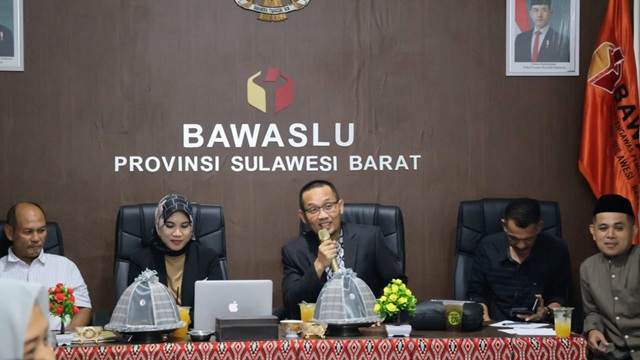 Perkuat Strategi Pengawasan, Bawaslu Sulbar Bahas PDPB dan Data Pemilih dalam Rapat Konsolidasi