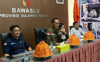 Pembukaan Rekening Dana Pemilu dan Rekening Panwaslu Kecamatan, Bawaslu Sulbar Gelar Rapat Bersama Dengan Mitra Layanan