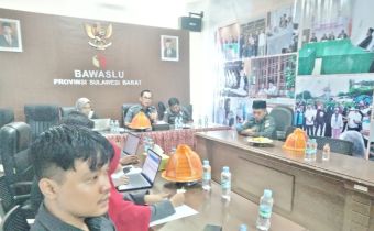 Exit Meeting Hasil Review LAKIP dan LHKPN Bawaslu Sulbar