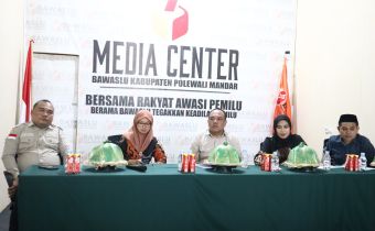 Bawaslu Sulbar Gelar Rapat Evaluasi Pengawasan Tahapan Penyusunan DPTB Dan DPK Pemilu 2024.