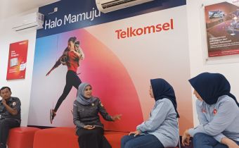 Kolaborasi Strategis: Bawaslu Sulbar Gandeng Telkomsel untuk Sosialisasi Informasi Pemilu