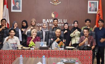 Poto bersama dengan Forum Penggerak Pengawas Partisipatif (FP2P)